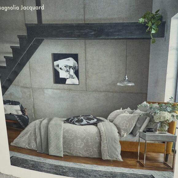 NEW Ted Baker Magnolia Jacquard 3 Piece Floral Gray/White KING Duvet Cover Set - Picture 5 of 5